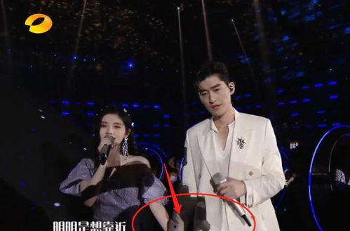 吃瓜观众唱歌视频,唱歌视频点燃网络热潮