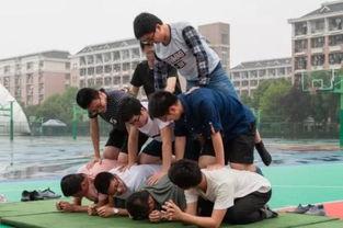 操场上吃瓜视频在线观看