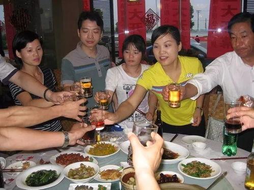 陪老妈散步吃瓜