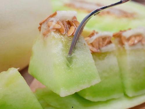 吃瓜雪糕和吃个瓜雪糕有啥区别,探究“吃瓜雪糕”与“吃个瓜雪糕”的微妙区别