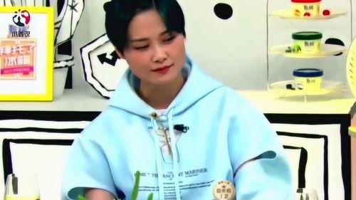 吃瓜总监阿姨,她如何成为网络红人