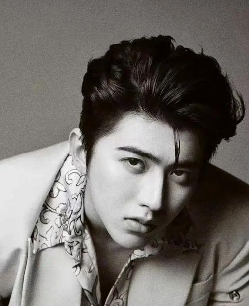 蔡徐坤认真吃瓜,认真吃瓜，解锁娱乐圈新姿势