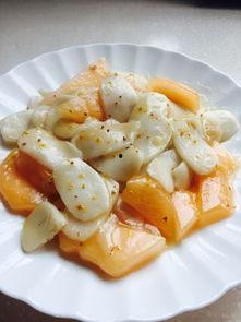 吃哈密瓜炒年糕,夏日清新与传统美味的完美融合